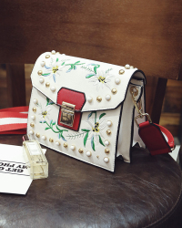  Fashion Embroidery Flower Decorative White PU Crossbody Bag