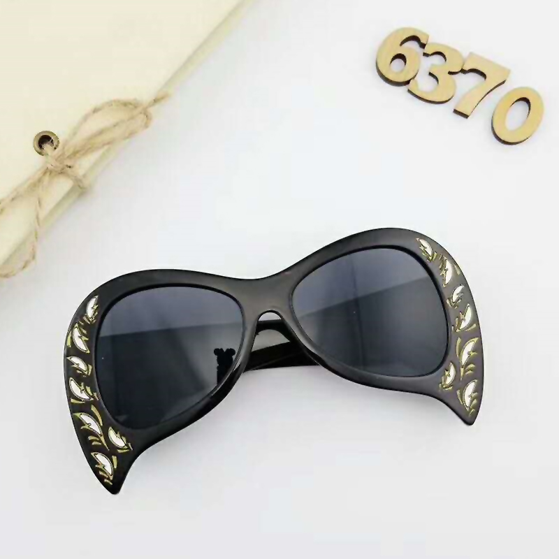  Fashion Irregular Frame Design Black PC Sunglasses