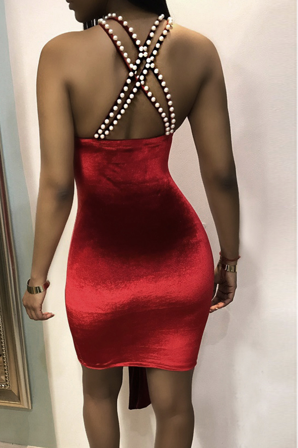  Sexy V Neck Pearl Decoration Red Velvet Knee Length Dress